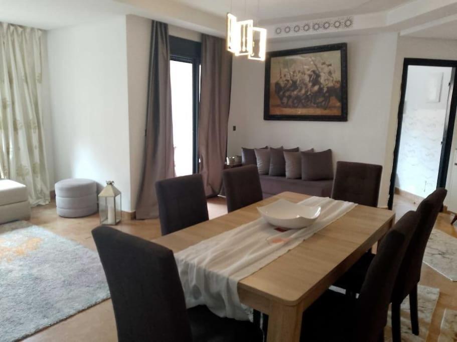 Appartement Confortable Avec 5 Piscines Marrakesh Esterno foto