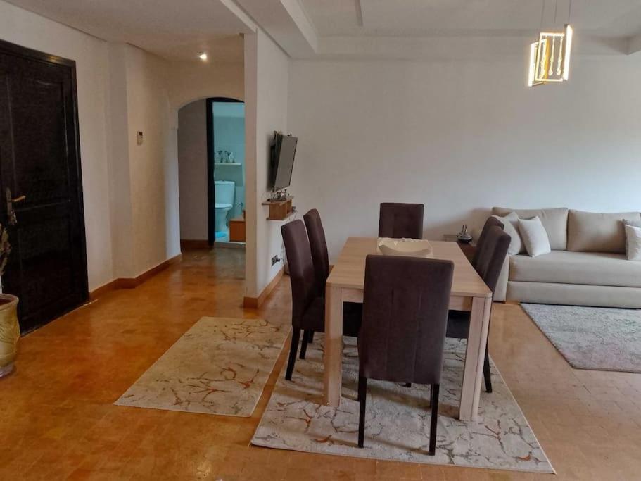 Appartement Confortable Avec 5 Piscines Marrakesh Esterno foto