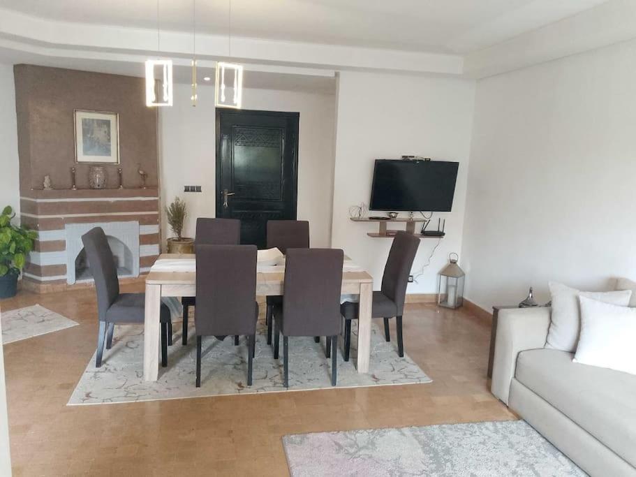 Appartement Confortable Avec 5 Piscines Marrakesh Esterno foto