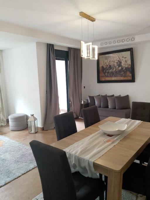 Appartement Confortable Avec 5 Piscines Marrakesh Esterno foto